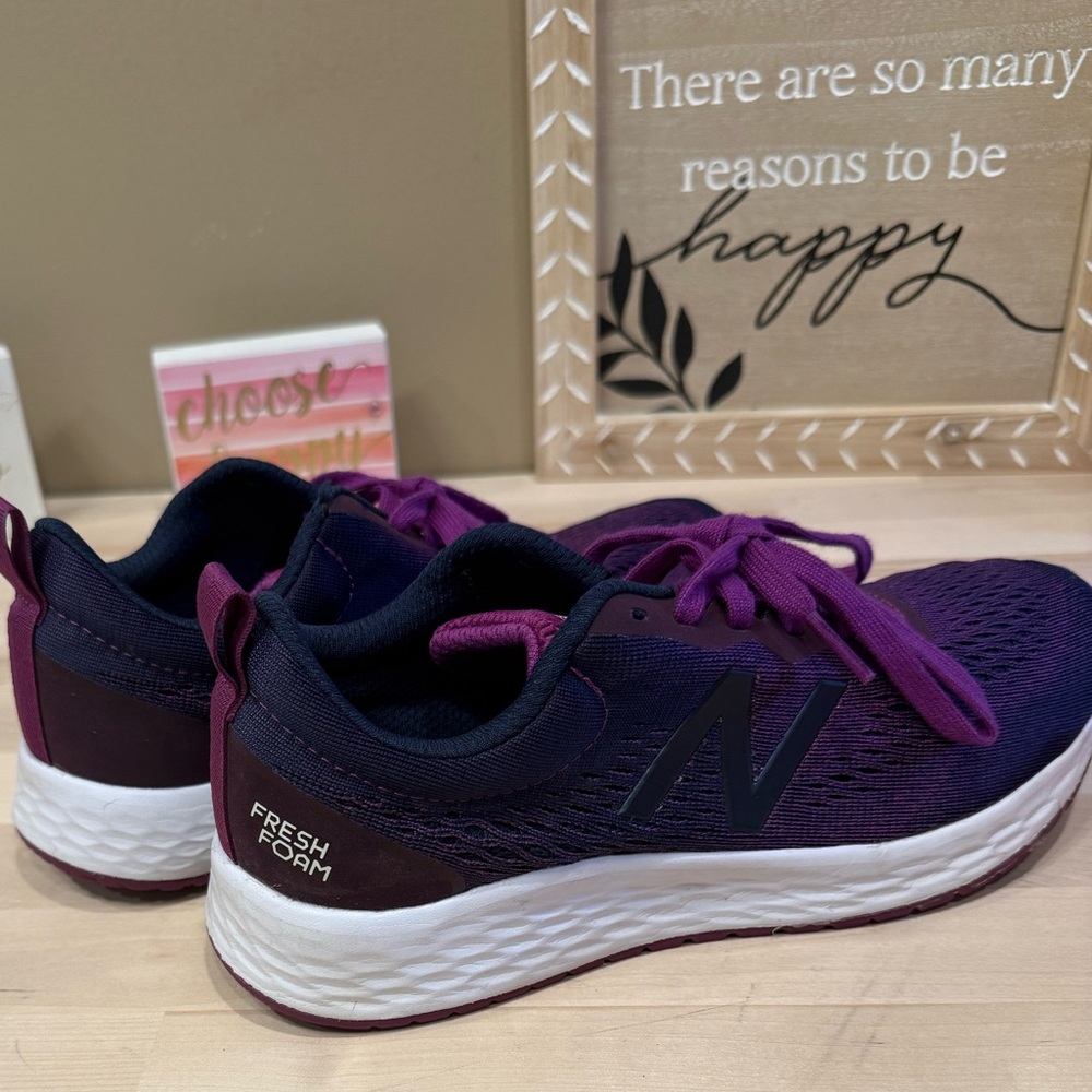 New Balance Women's Purple Fresh Foam Arishi Athletic Shoes - Picture 6 of 11